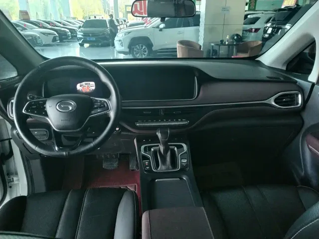 GAC Trumpchi M6 — Фото автомобиля 5