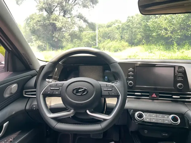 Hyundai Elantra — Фото автомобиля 7