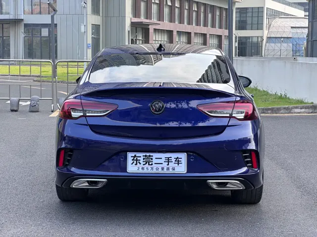 Buick Regal — Фото автомобиля 10