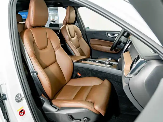 Volvo XC60 — Фото автомобиля 19