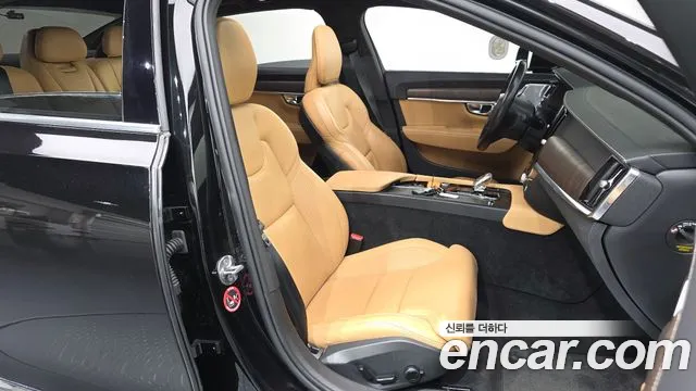 Volvo S90 — Фото автомобиля 11