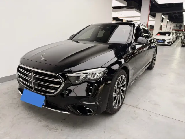 Фотография автомобиля — Mercedes-Benz E-Class