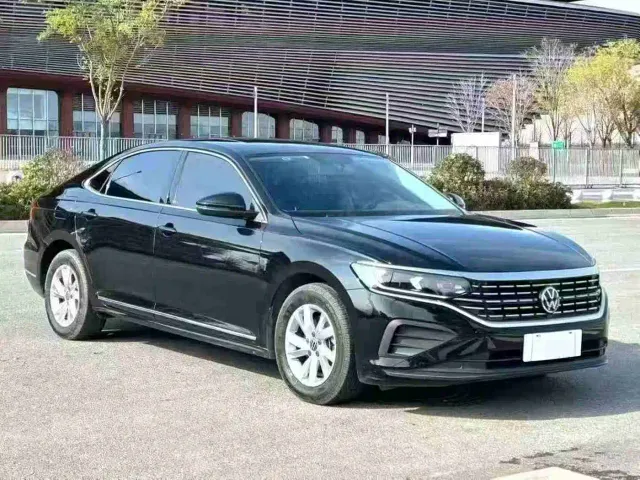 Volkswagen Passat — Фото автомобиля 3