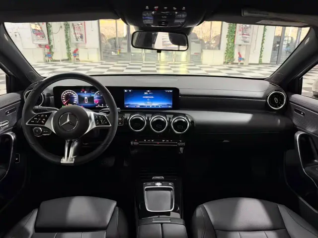 Mercedes-Benz A-Class — Фото автомобиля 16
