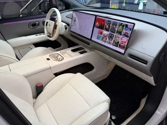 Li Auto Li Auto i6 2025 2WD Base Model — Фото автомобиля 7