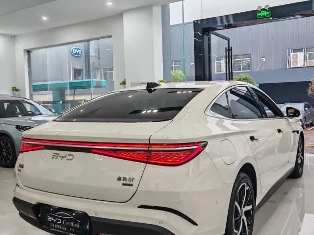 BYD Seal 07 DM-i — Фото автомобиля 7