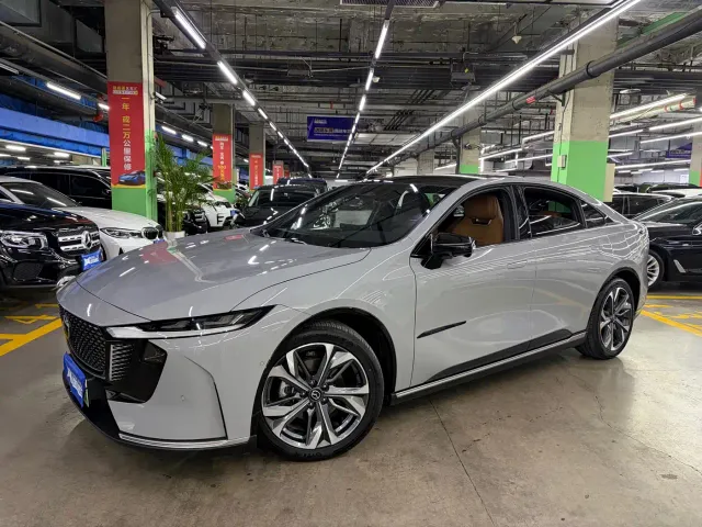 Фотография автомобиля — Mazda EZ-6