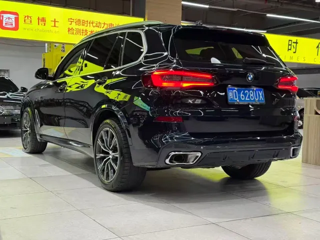 BMW X5 — Фото автомобиля 8