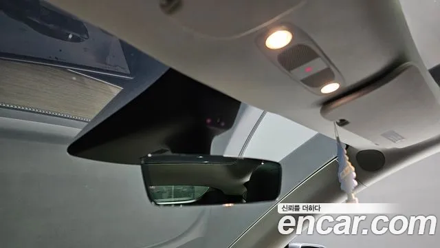 Tesla Model Y — Фото автомобиля 20