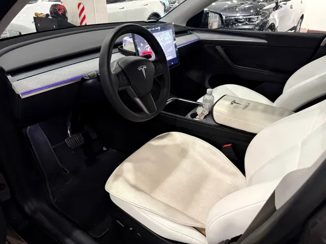 Tesla Model Y — Фото автомобиля 6