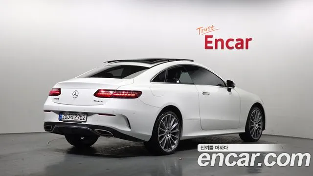 Mercedes-Benz E-Class — Фото автомобиля 2