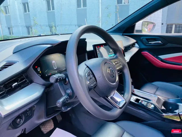 MG MG5 2022 180DVVT CVT Youth Luxury Edition — Фото автомобиля 9