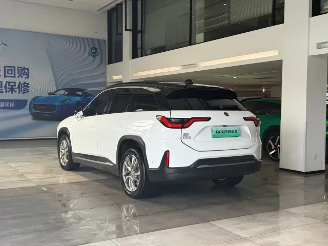 Nio ES6 — Фото автомобиля 7