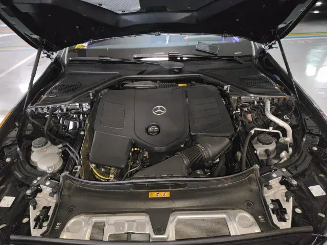 Mercedes-Benz E-Class — Фото автомобиля 5