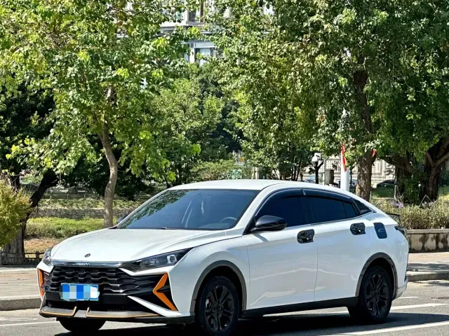 Фотография автомобиля — Dongfeng Yixuan