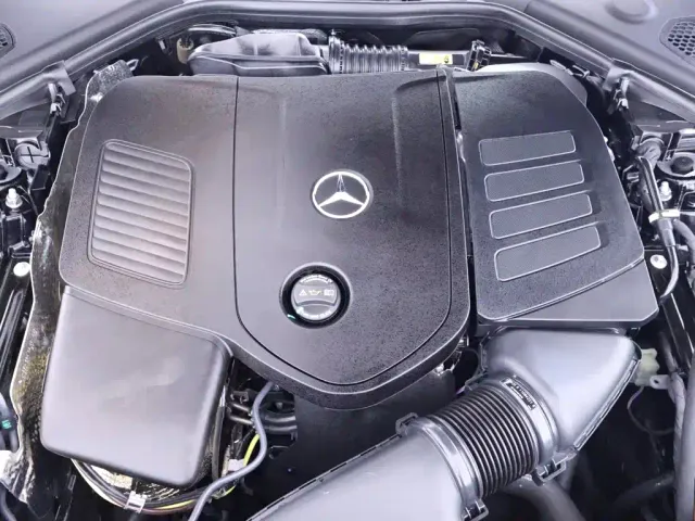 Mercedes-Benz E-Class — Фото автомобиля 24