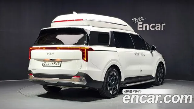 Kia Carnival Generation 4 — Фото автомобиля 2