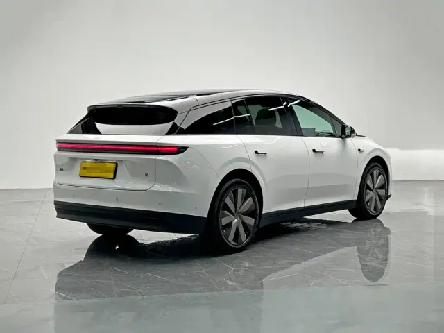 Li Auto i6 — Фото автомобиля 6