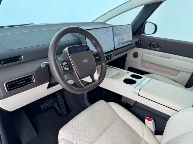 Li Auto MEGA — Фото автомобиля 5