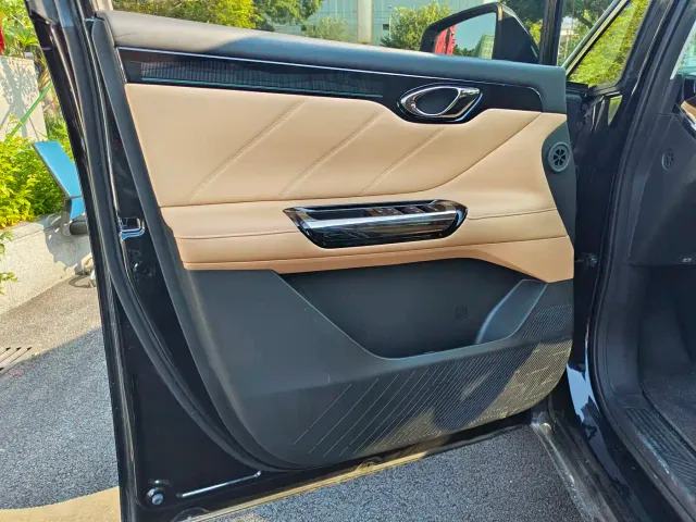 GAC Trumpchi E8 — Фото автомобиля 10