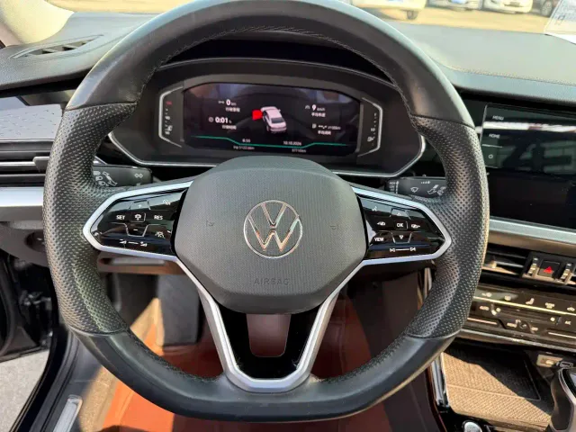 Volkswagen Passat — Фото автомобиля 6