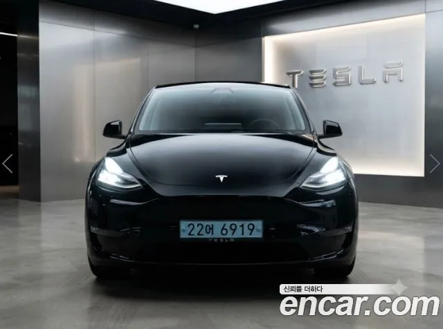 Фотография автомобиля — Tesla Model Y