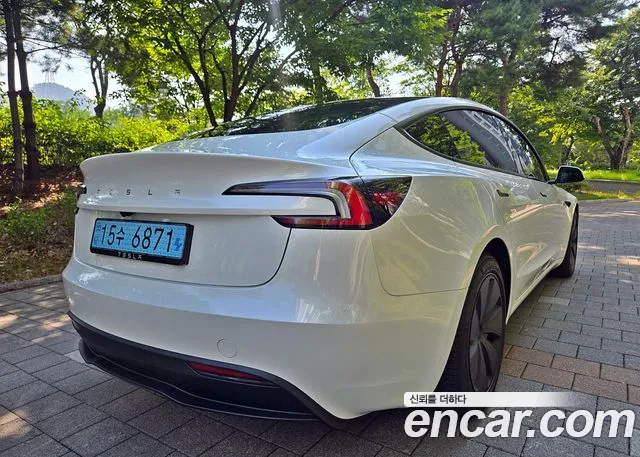 Tesla Model 3 — Фото автомобиля 6