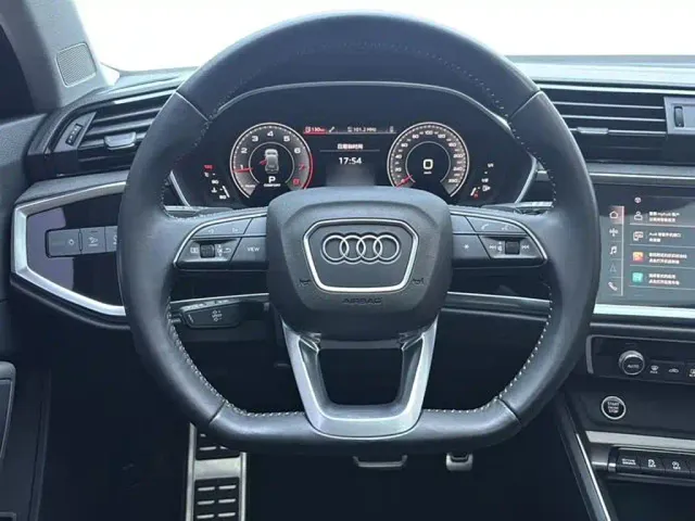 Audi Q3 — Фото автомобиля 14