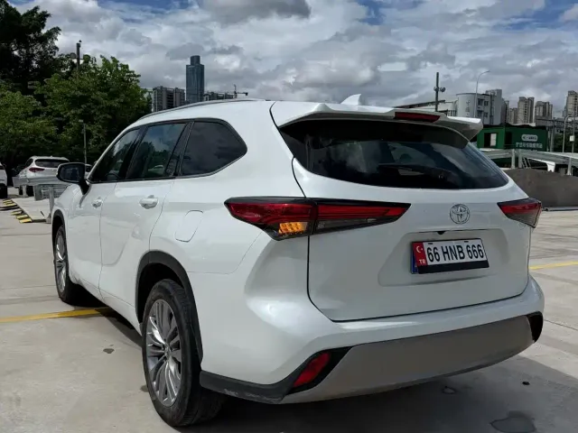 Toyota Highlander — Фото автомобиля 7