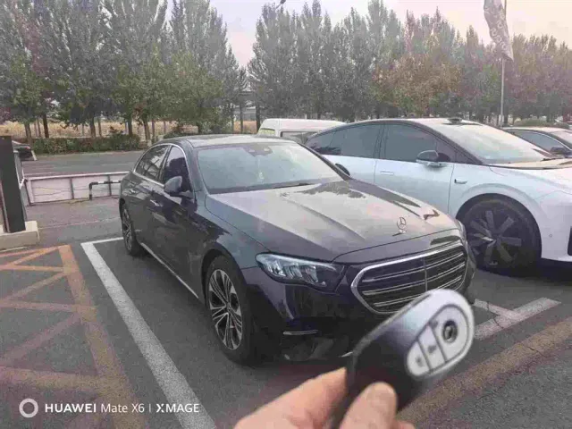 Mercedes-Benz E-Class — Фото автомобиля 2
