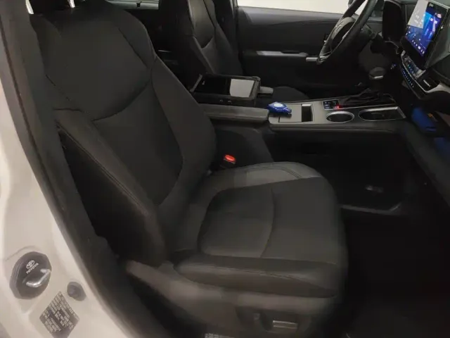 Toyota Granvia — Фото автомобиля 24