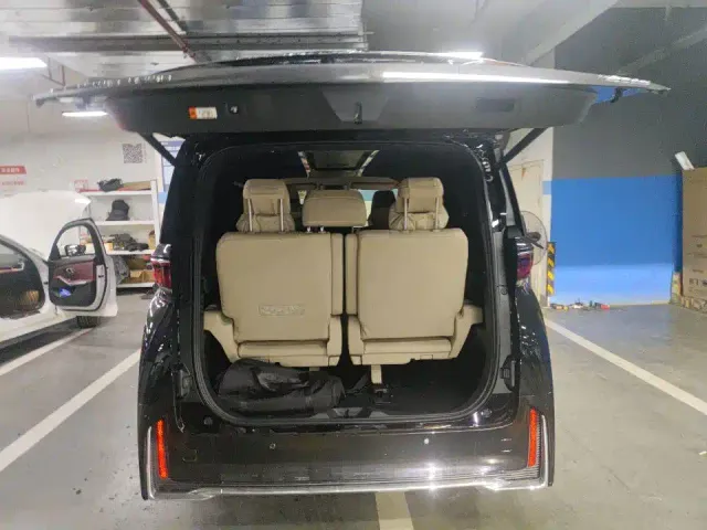 Toyota Vellfire — Фото автомобиля 5