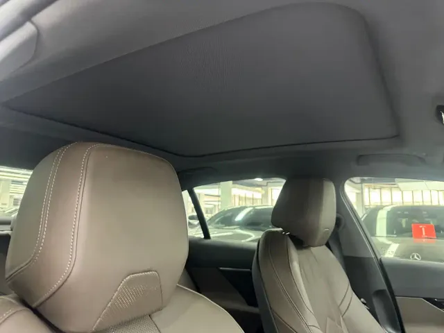 BMW 5 Series — Фото автомобиля 12