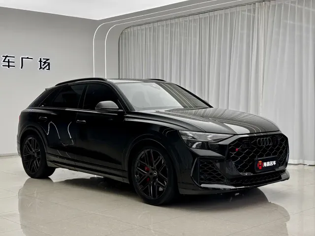 Audi RS Q8 — Фото автомобиля 5