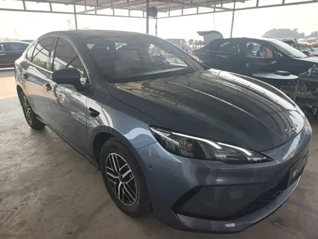 BYD Seal 05 DM-i — Фото автомобиля 3