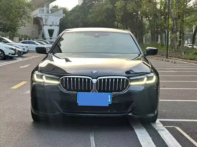 BMW 5 Series — Фото автомобиля 2