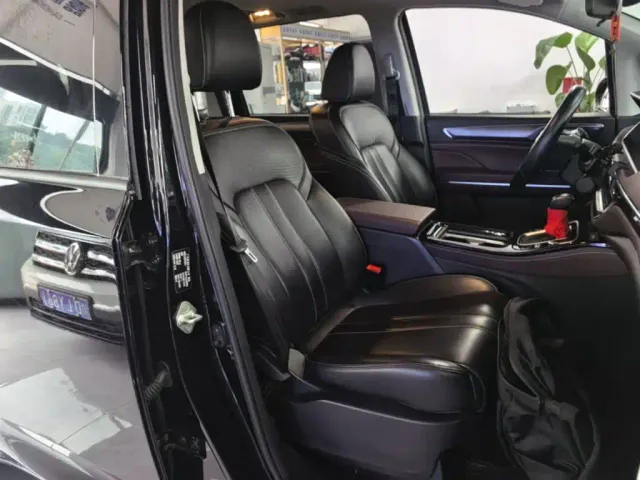 GAC Trumpchi M6 — Фото автомобиля 24