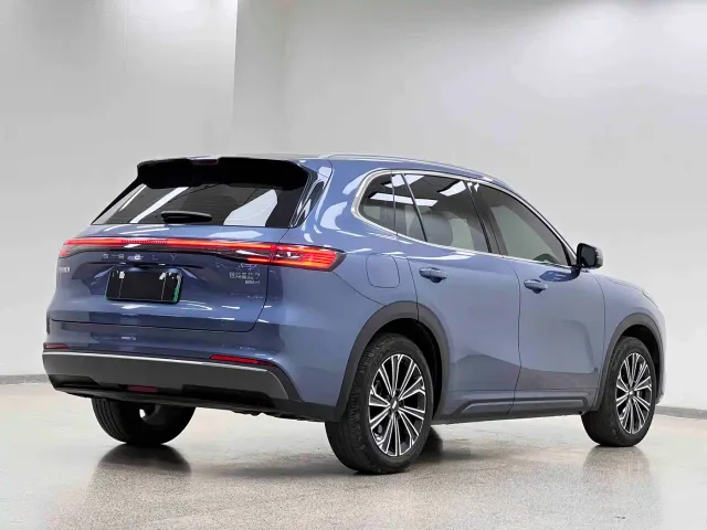 Geely Galaxy Starship 7 EM-i — Фото автомобиля 5
