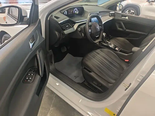 Peugeot 408 — Фото автомобиля 15
