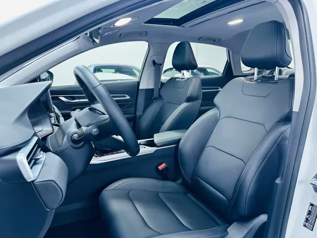 Geely Emgrand — Фото автомобиля 10