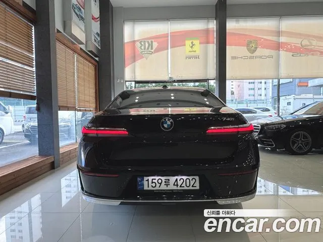 BMW 7-Series 7 серия (G70) 740i sDrive Design Pure Excellence — Фото автомобиля 4