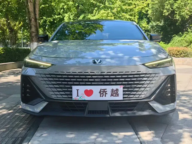 Changan UNI-V — Фото автомобиля 2