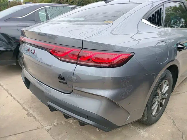 BYD Qin L — Фото автомобиля 23