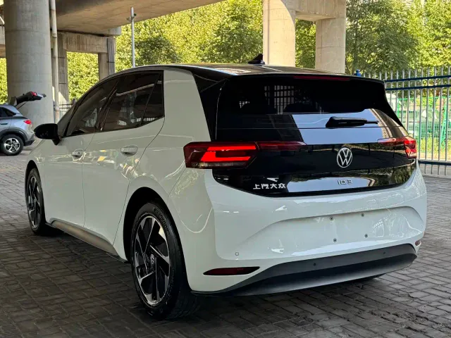 Volkswagen ID.3 — Фото автомобиля 5