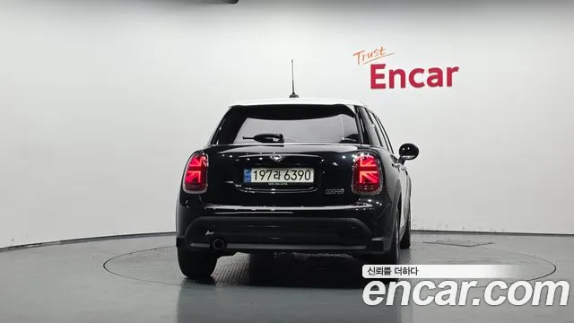 Mini Cooper Cooper 5 дверей Classic — Фото автомобиля 3