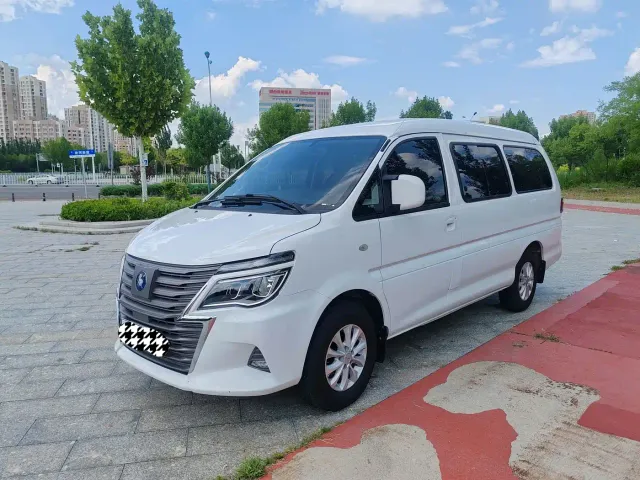 Фотография автомобиля — Forthing Lingzhi