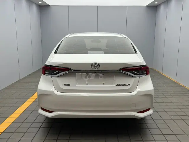 Toyota Corolla — Фото автомобиля 5