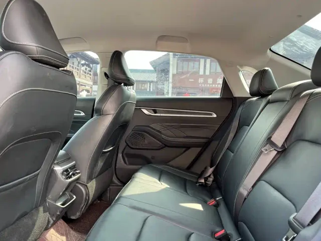 Geely Emgrand — Фото автомобиля 10