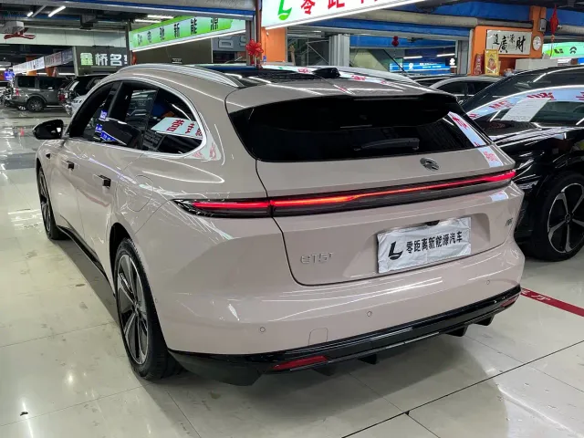 Nio ET5 Touring — Фото автомобиля 4