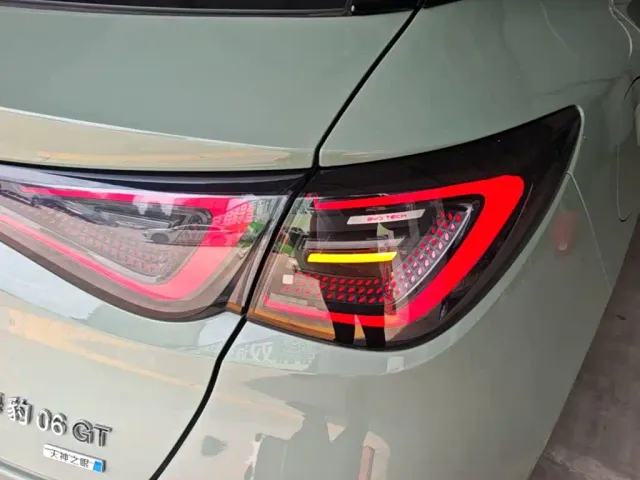 BYD Seal 06 GT — Фото автомобиля 7
